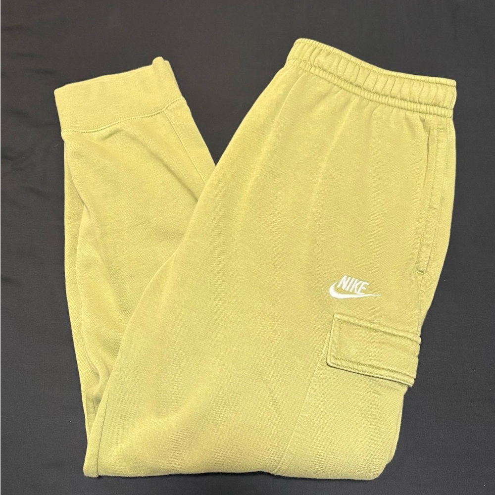 Woman’s Nike Olive cargo Jogger sweat Pants